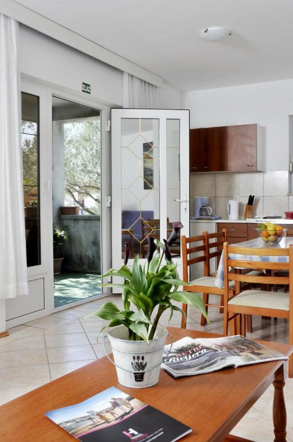Apartmani Novotny Plavi Banjol Exterior foto
